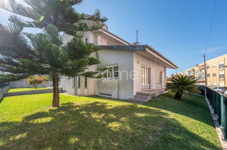 Moradia T4 para Venda em São João da Madeira Foto 2