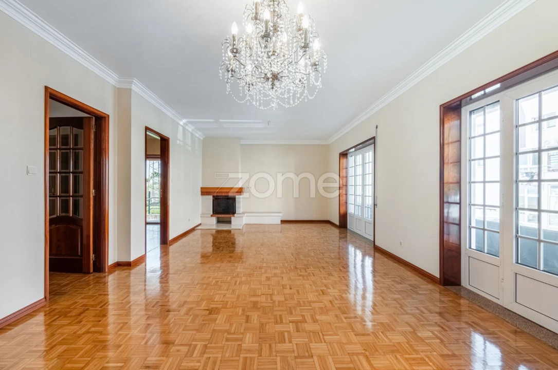 Moradia T4 para Venda em São João da Madeira Foto 3