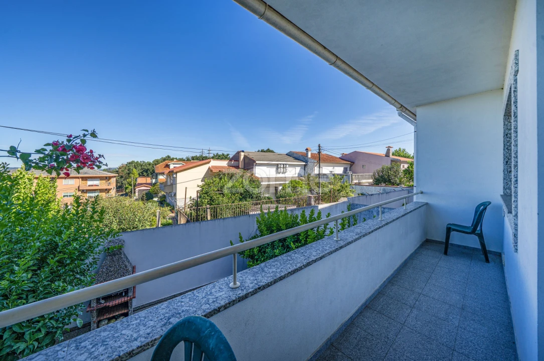 Moradia T3 para Venda em Creixomil Foto 11