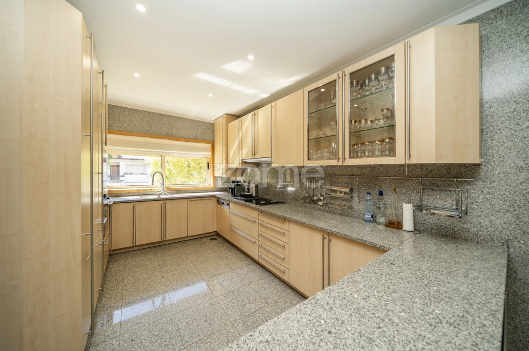 Moradia T3 para Venda em Creixomil Foto 15