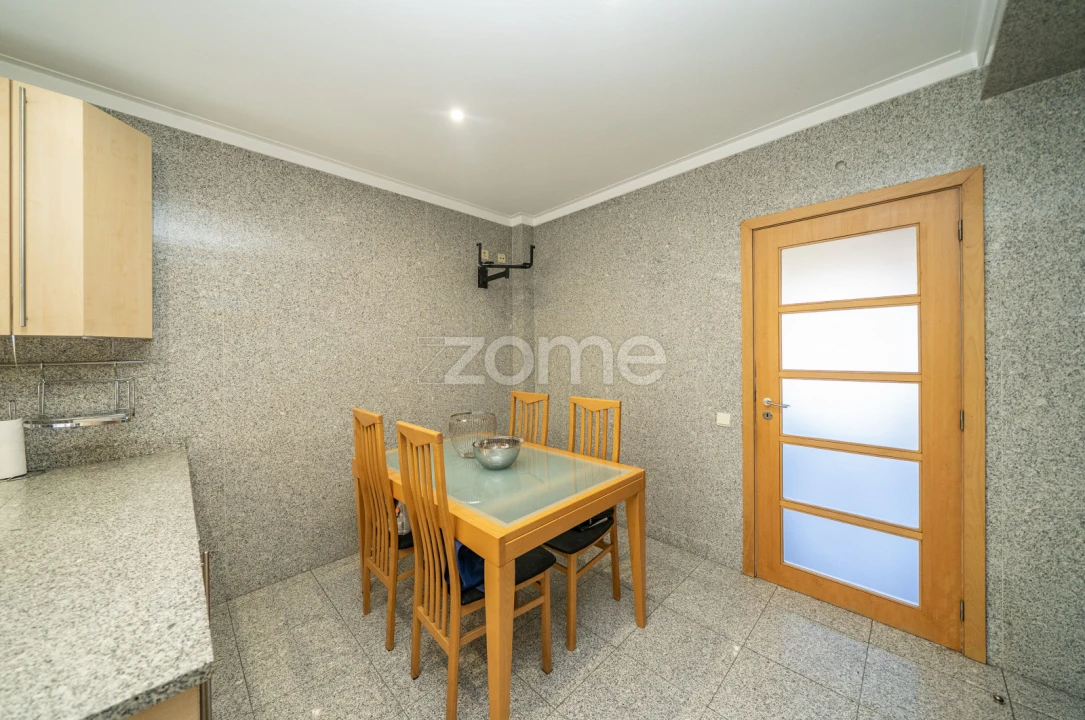 Moradia T3 para Venda em Creixomil Foto 19