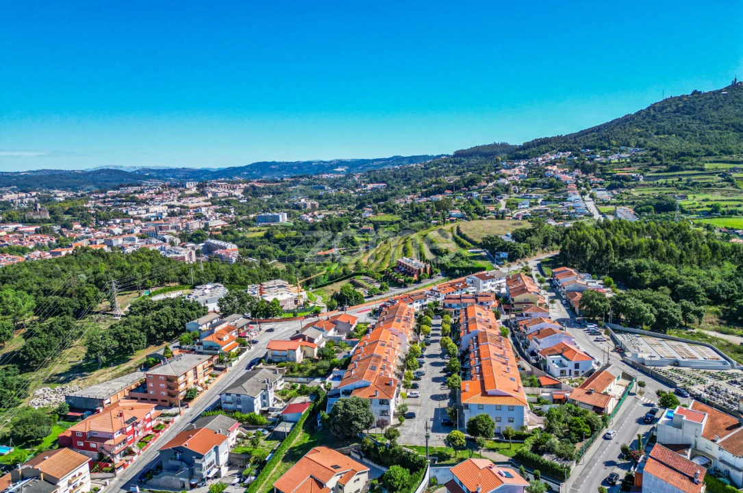 Moradia T3 para Venda em Creixomil Foto 49