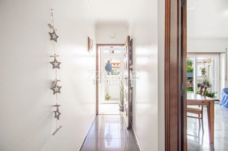 Moradia T4 para Venda em São Domingos de Rana Foto 10