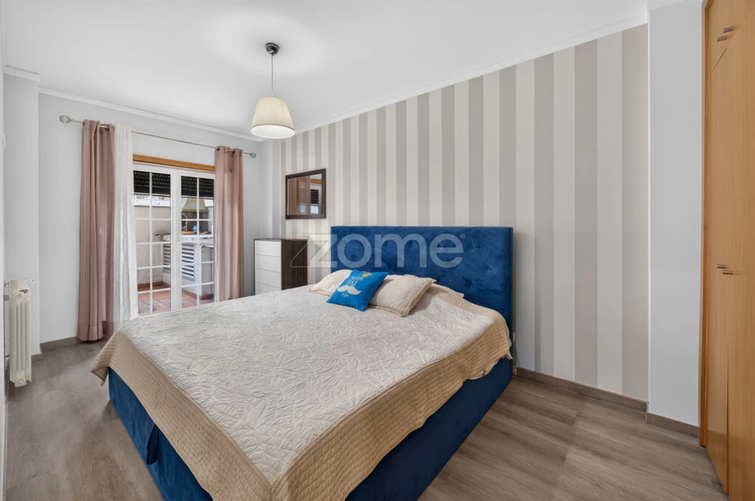 Apartamento T3 para Arrendamento em Águas Livres Foto 16