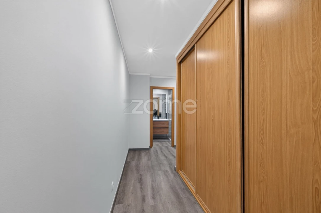 Apartamento T3 para Arrendamento em Águas Livres Foto 35
