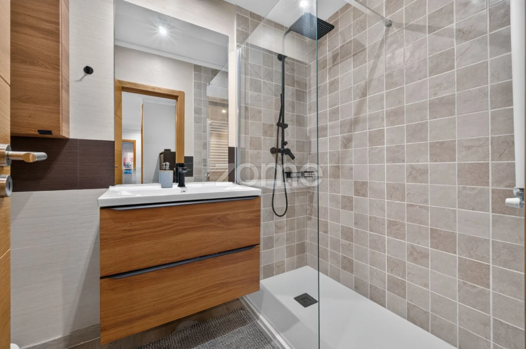 Apartamento T3 para Arrendamento em Águas Livres Foto 38