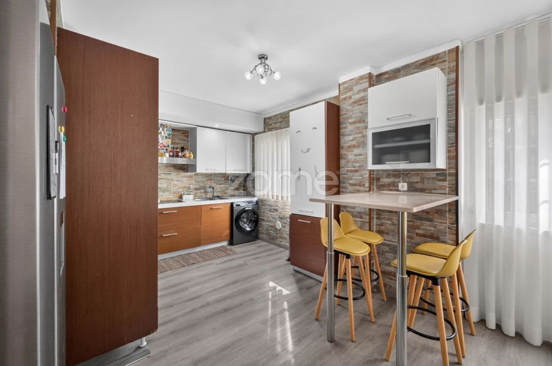 Apartamento T3 para Arrendamento em Águas Livres Foto 9