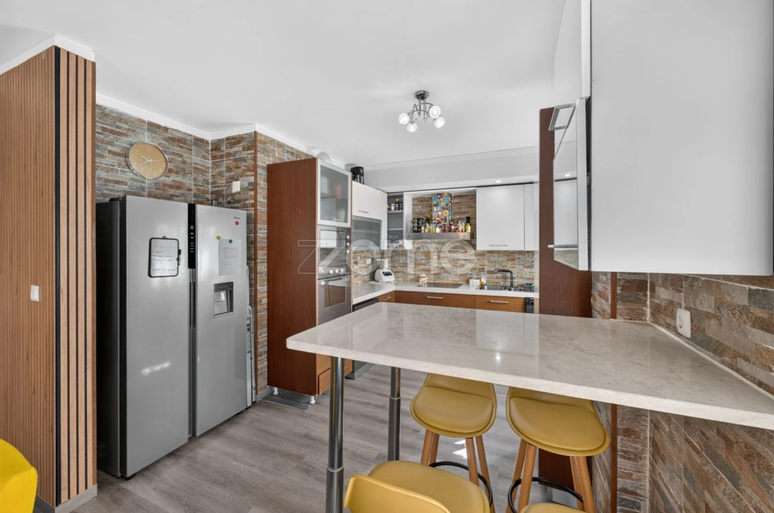 Apartamento T3 para Arrendamento em Águas Livres Foto 10