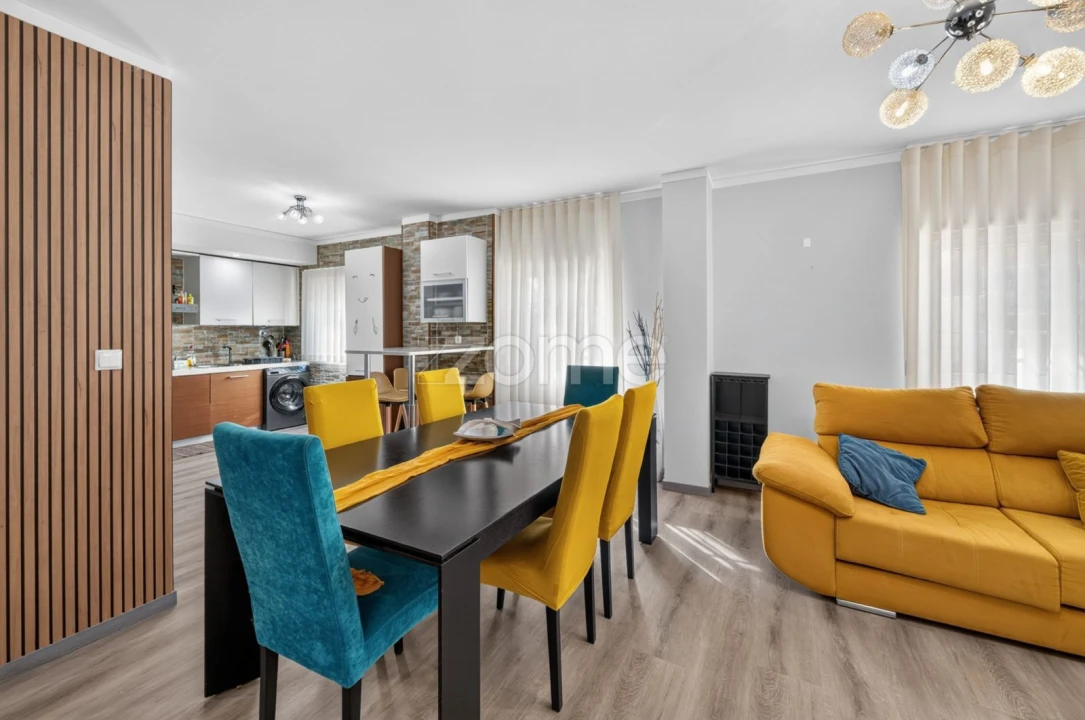 Apartamento T3 para Arrendamento em Águas Livres Foto 8