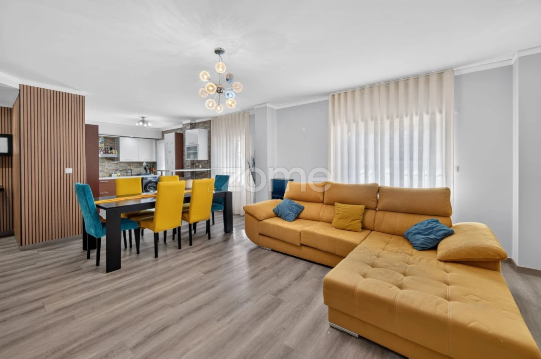Apartamento T3 para Arrendamento em Águas Livres Foto 1