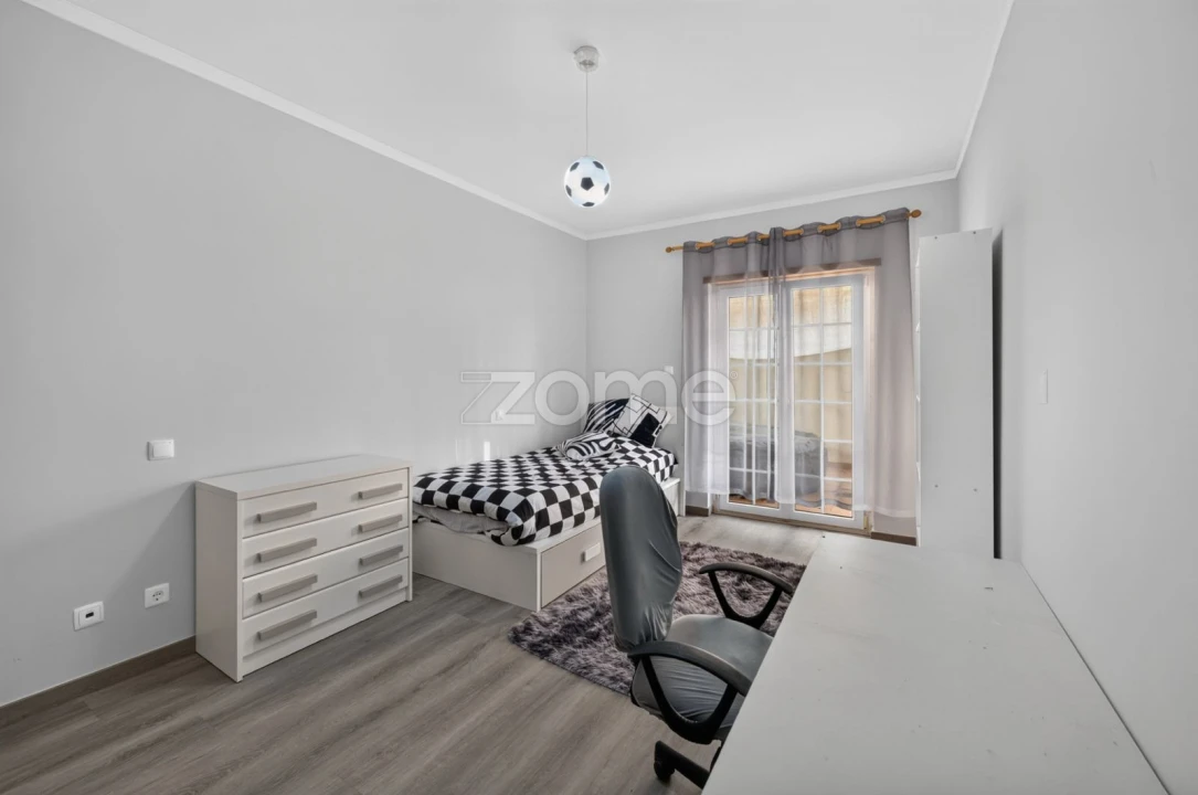 Apartamento T3 para Arrendamento em Águas Livres Foto 25