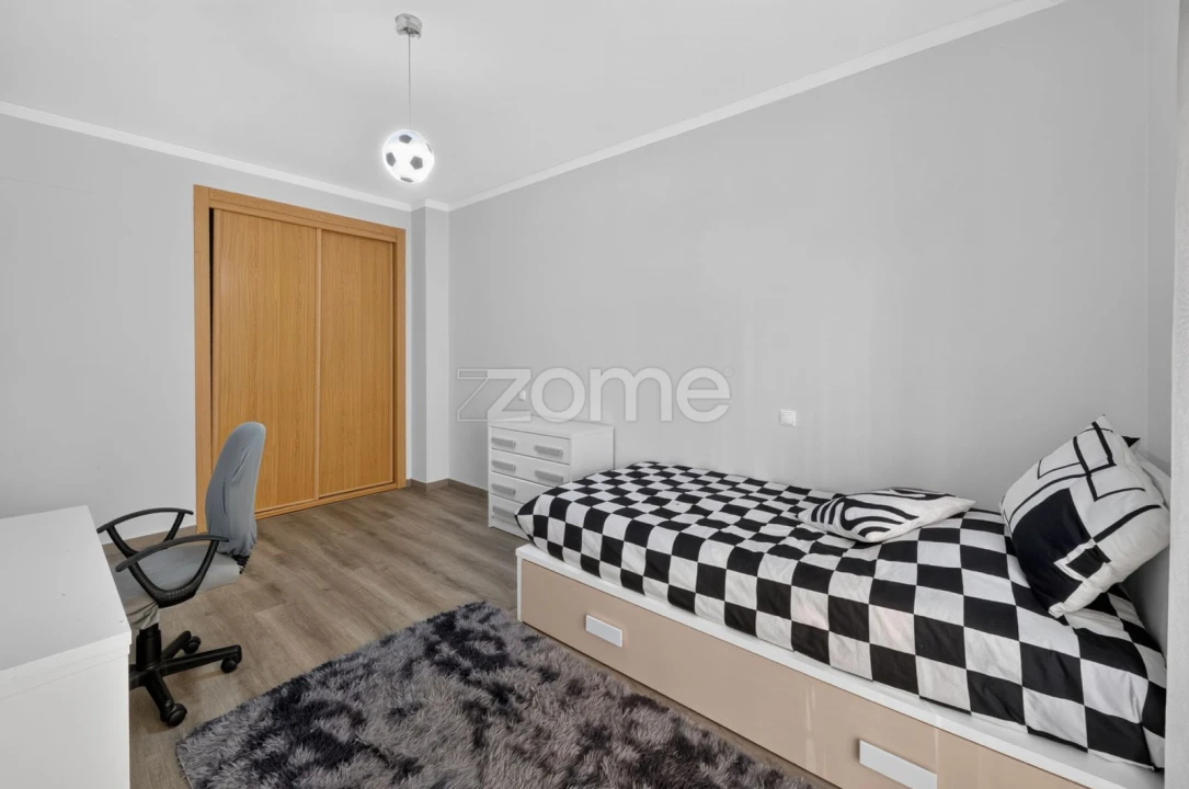 Apartamento T3 para Arrendamento em Águas Livres Foto 29