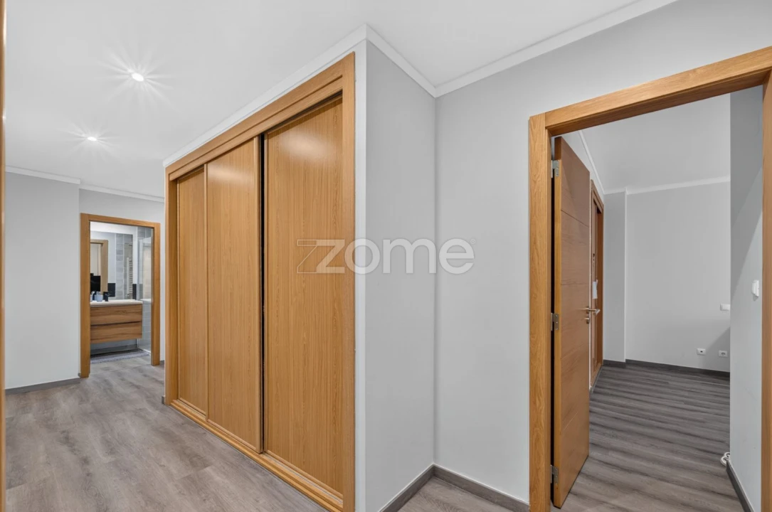 Apartamento T3 para Arrendamento em Águas Livres Foto 40