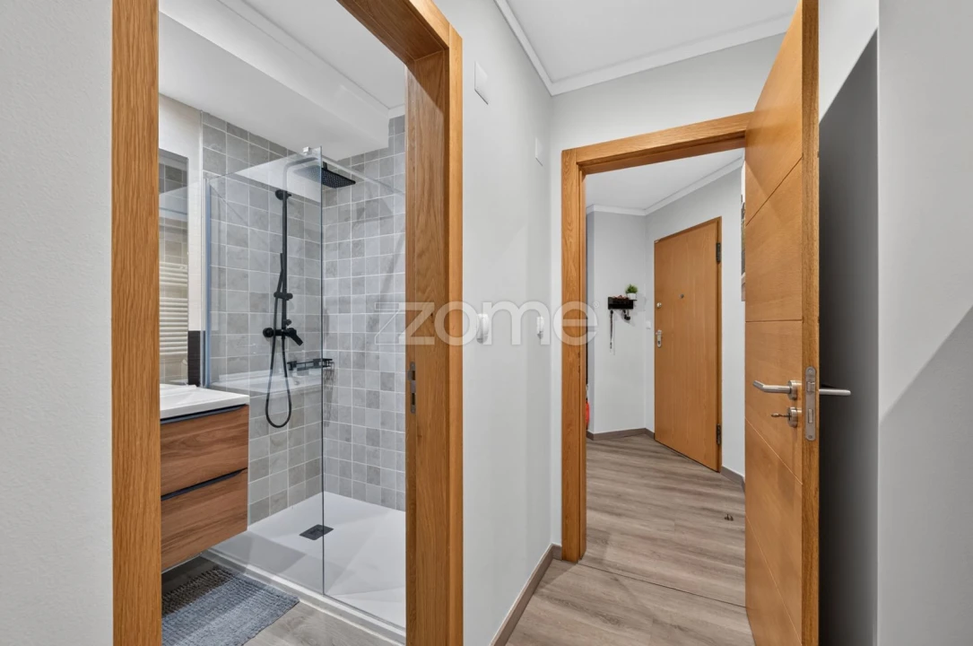 Apartamento T3 para Arrendamento em Águas Livres Foto 37