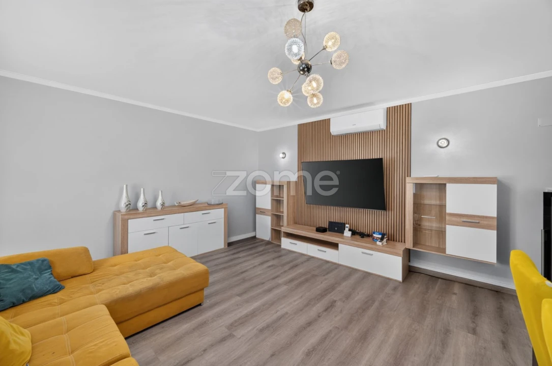 Apartamento T3 para Arrendamento em Águas Livres Foto 5