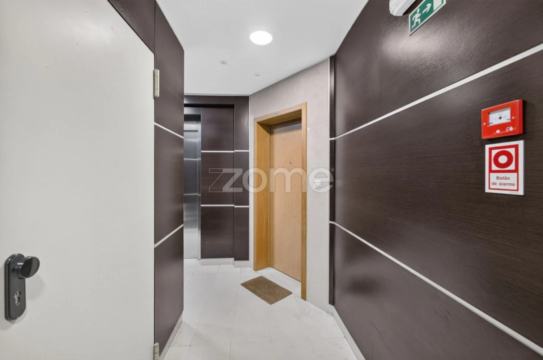 Apartamento T3 para Arrendamento em Águas Livres Foto 42