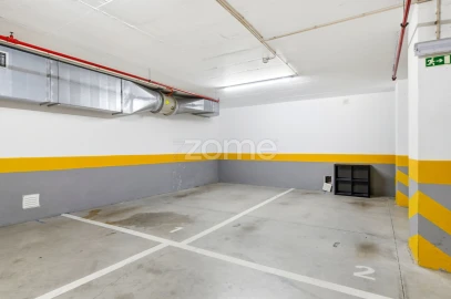Apartamento T3 para Arrendamento em Águas Livres