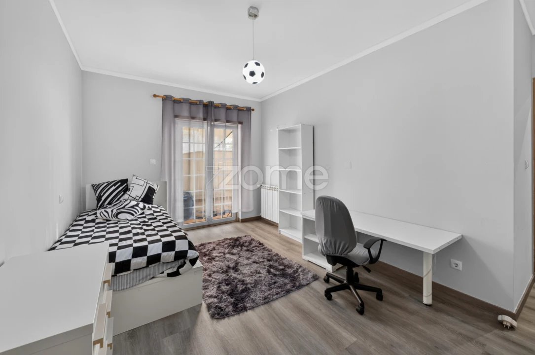 Apartamento T3 para Arrendamento em Águas Livres Foto 15