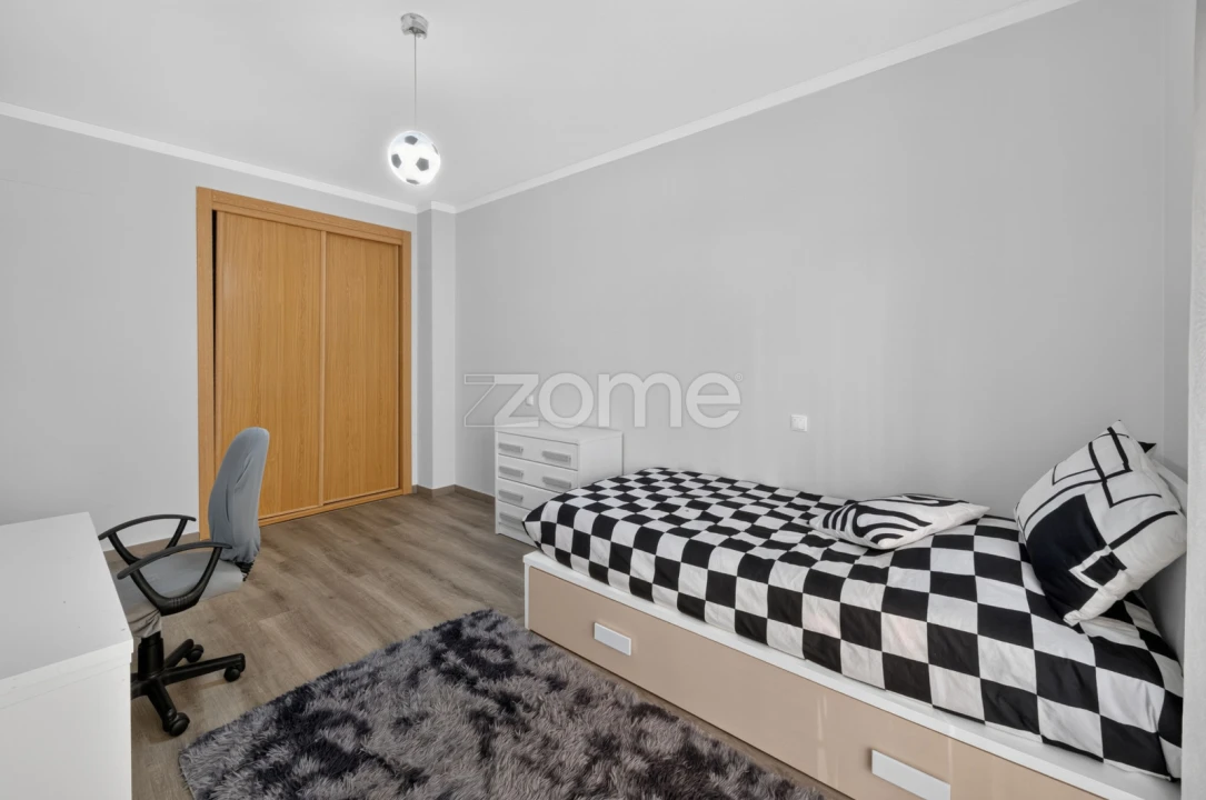 Apartamento T3 para Arrendamento em Águas Livres Foto 20