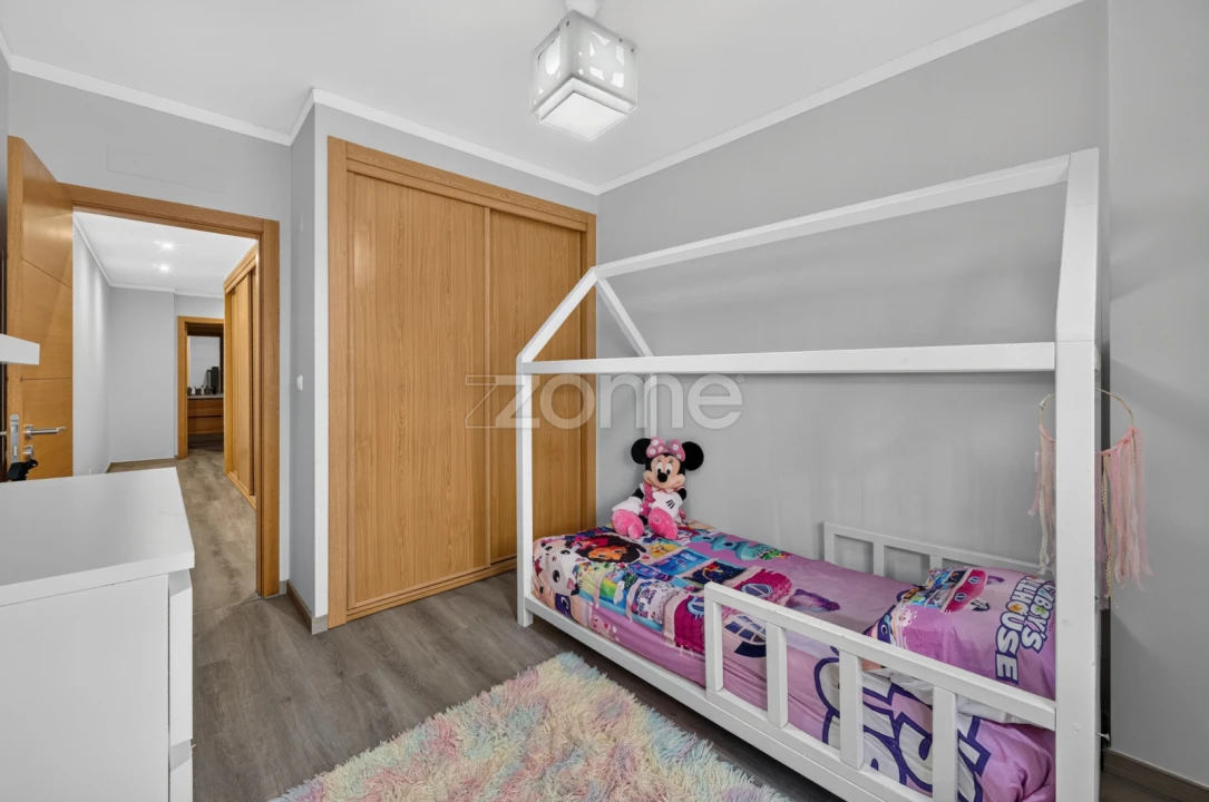 Apartamento T3 para Arrendamento em Águas Livres Foto 22