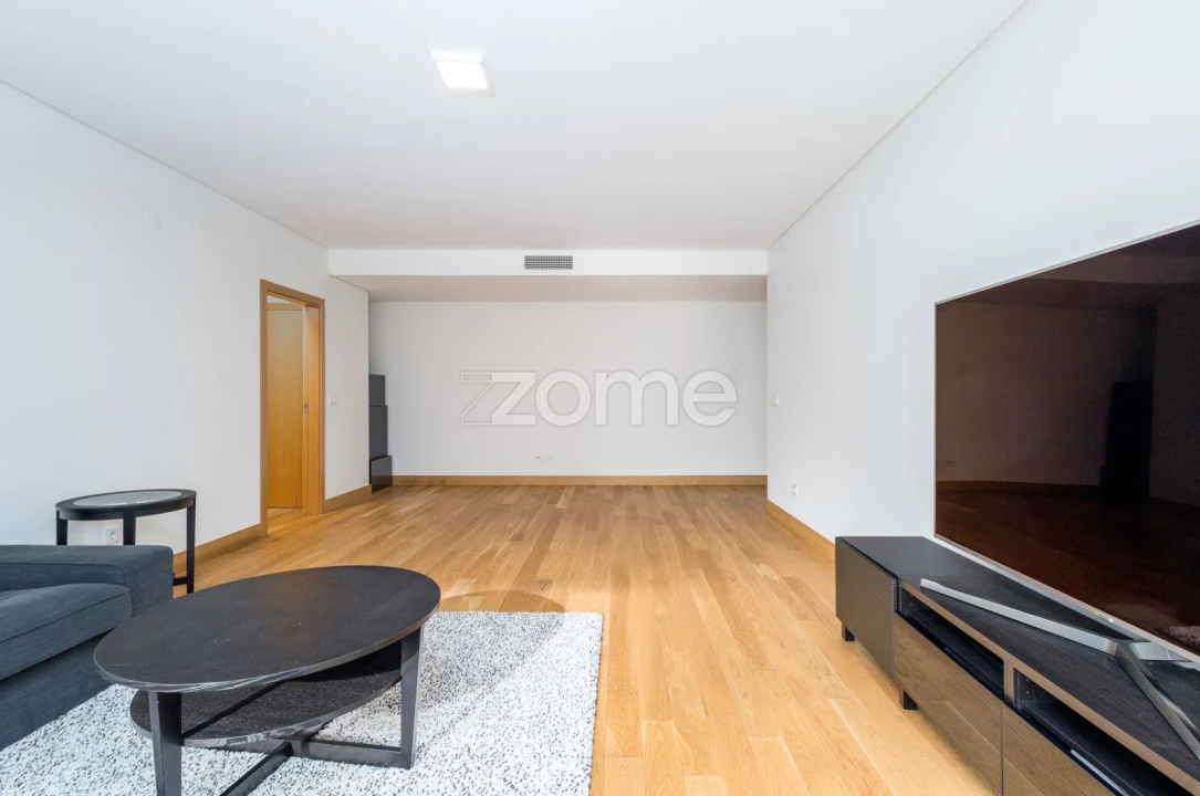 Apartamento T2 para Arrendamento em São Domingos de Benfica Foto 3