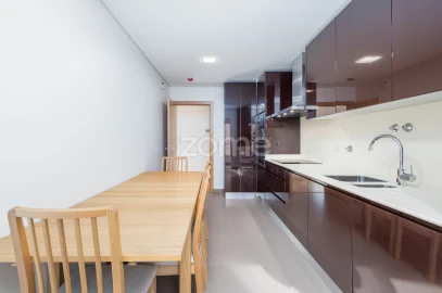 Apartamento T2 para Arrendamento em São Domingos de Benfica