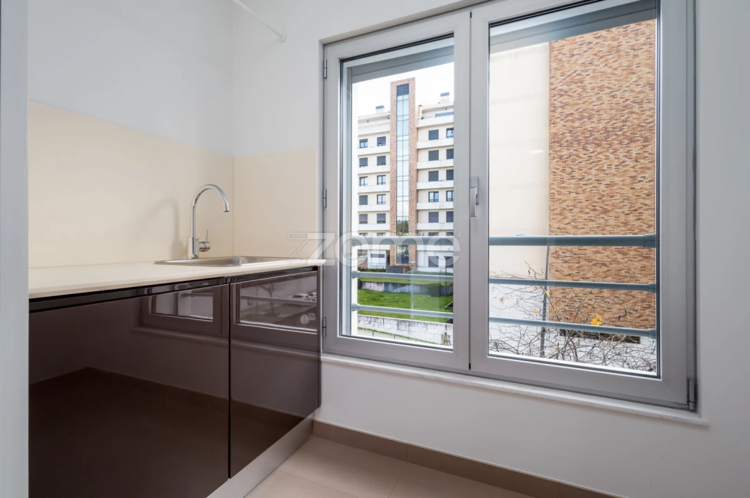 Apartamento T2 para Arrendamento em São Domingos de Benfica Foto 10