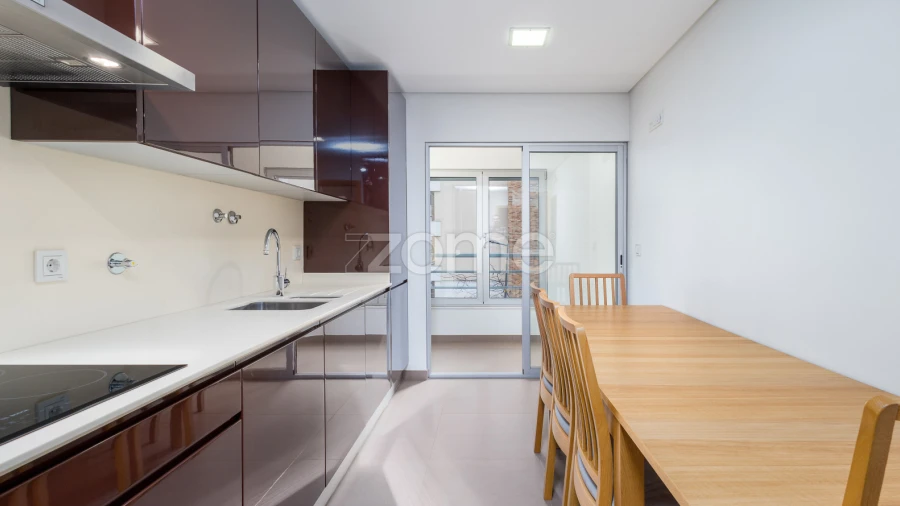 Apartamento T2 para Arrendamento em São Domingos de Benfica