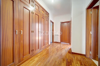 Apartamento T3 para Venda em Santa Maria, São Pedro e Matacães