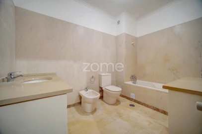 Apartamento T3 para Venda em Santa Maria, São Pedro e Matacães
