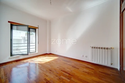 Apartamento T3 para Venda em Santa Maria, São Pedro e Matacães