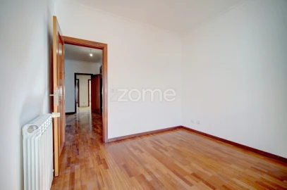 Apartamento T3 para Venda em Santa Maria, São Pedro e Matacães