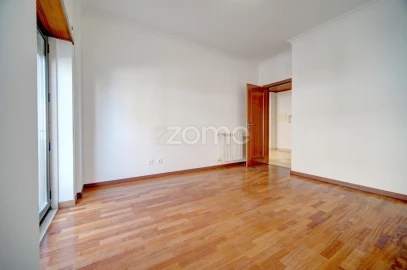 Apartamento T3 para Venda em Santa Maria, São Pedro e Matacães