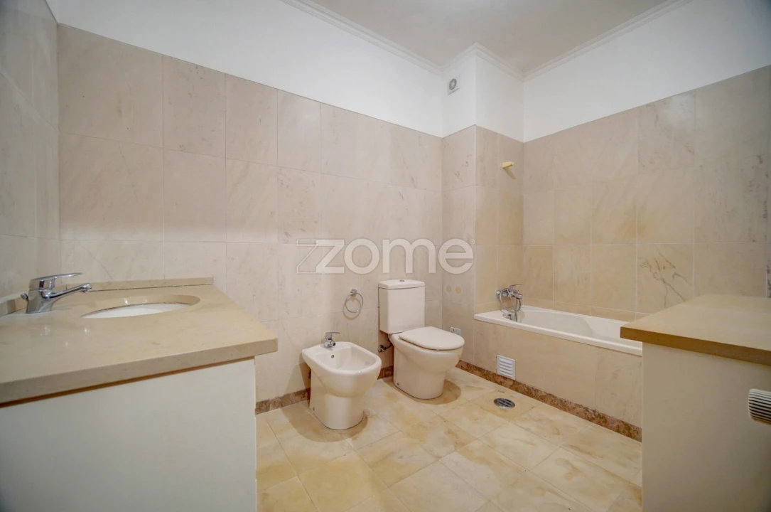 Apartamento T3 para Venda em Santa Maria, São Pedro e Matacães Foto 13