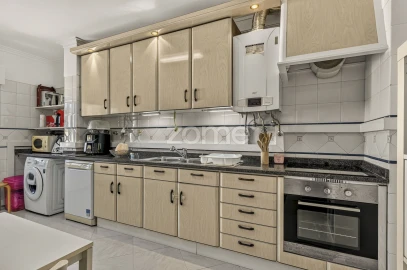 Apartamento T3 para Venda em Ramada e Caneças