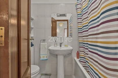 Apartamento T3 para Venda em Ramada e Caneças