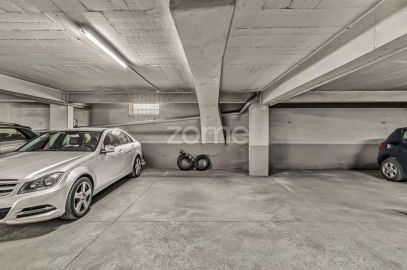 Apartamento T3 para Venda em Ramada e Caneças