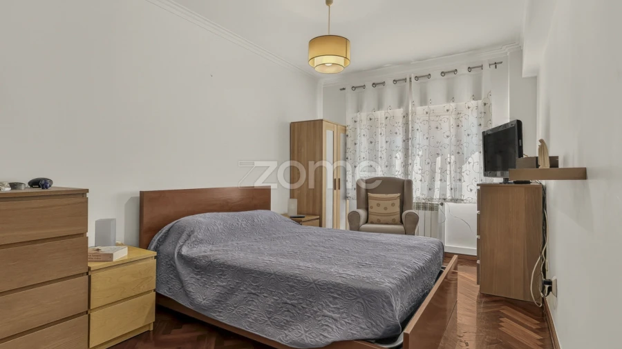Apartamento T3 para Venda em Ramada e Caneças