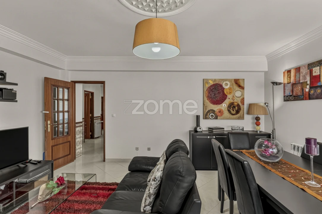 Apartamento T3 para Venda em Ramada e Caneças Foto 3
