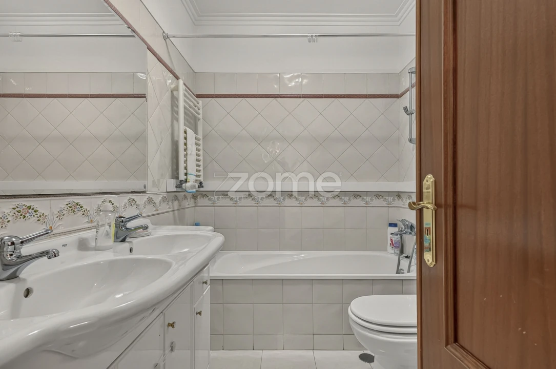 Apartamento T3 para Venda em Ramada e Caneças Foto 13