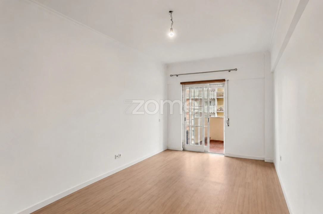 Apartamento T2 para Venda em Rio de Mouro Foto 15