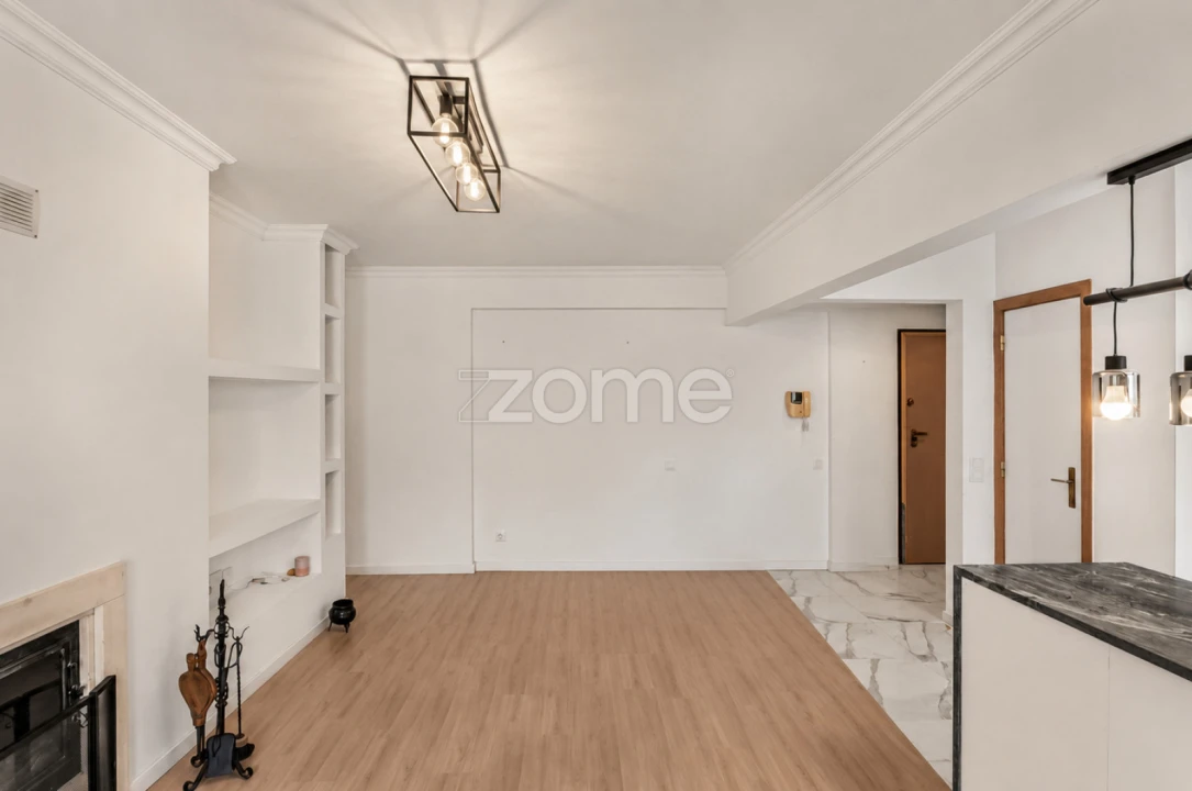 Apartamento T2 para Venda em Rio de Mouro Foto 7