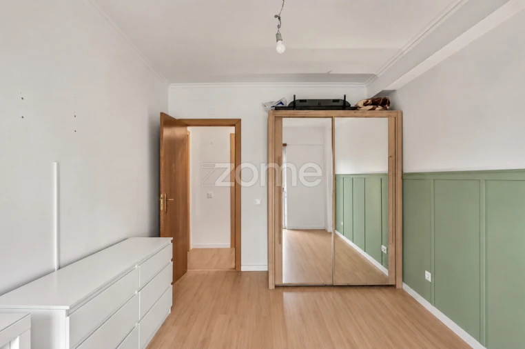 Apartamento T2 para Venda em Rio de Mouro Foto 14