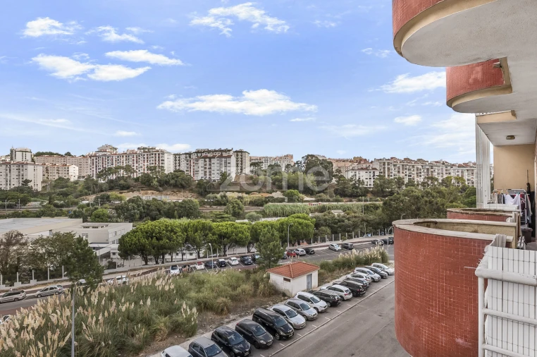 Apartamento T2 para Venda em Rio de Mouro Foto 13