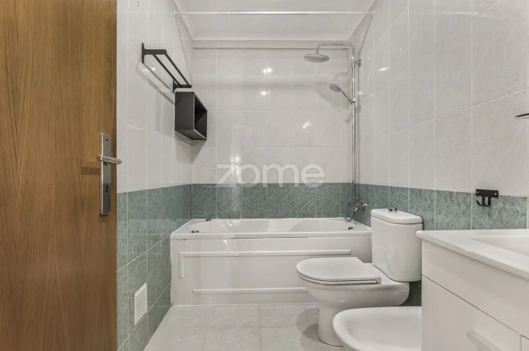 Apartamento T2 para Venda em Rio de Mouro Foto 10