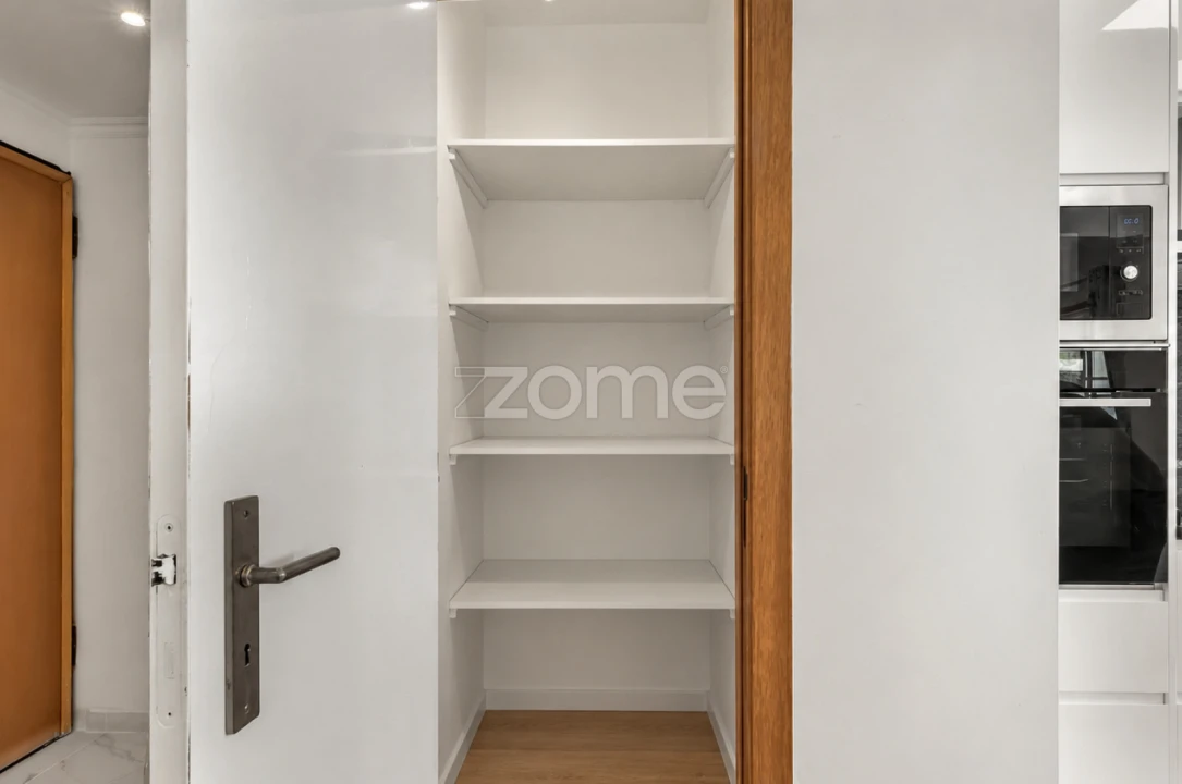 Apartamento T2 para Venda em Rio de Mouro Foto 19