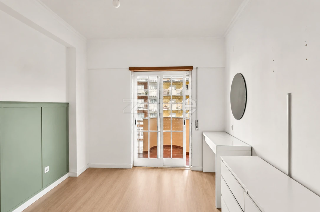 Apartamento T2 para Venda em Rio de Mouro Foto 12