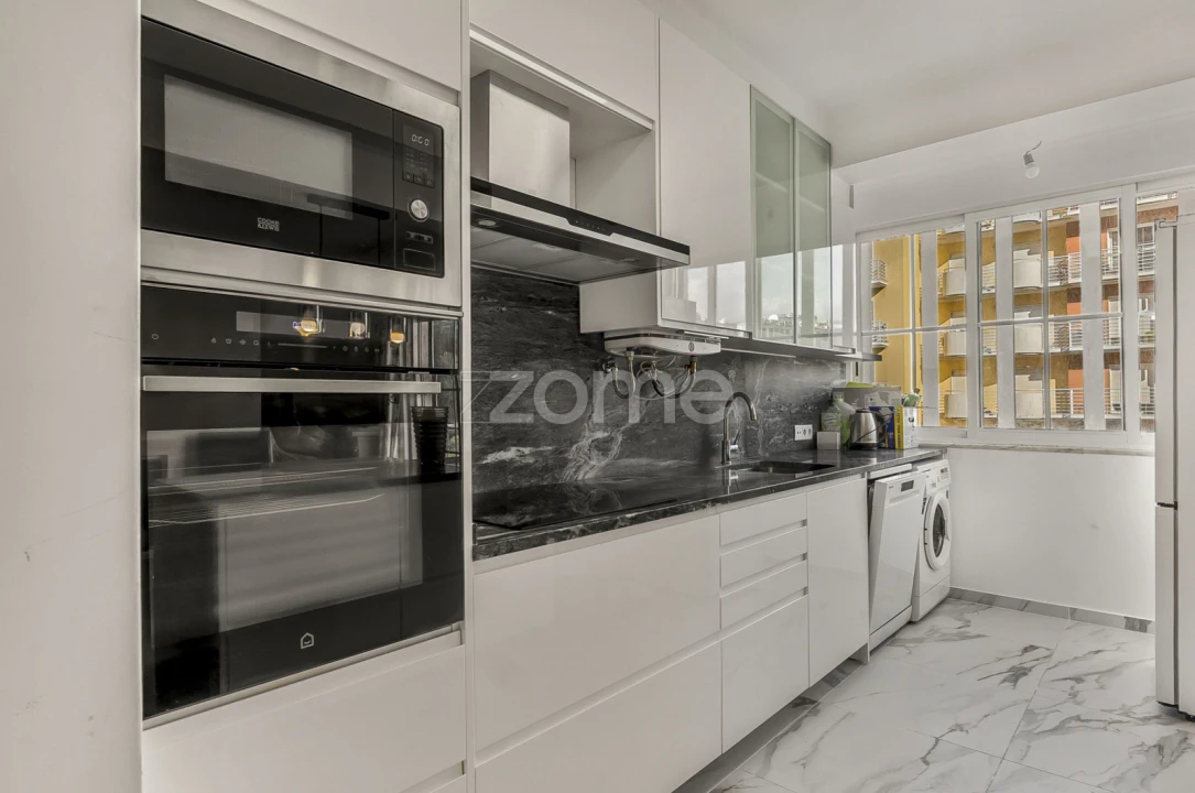 Apartamento T2 para Venda em Rio de Mouro Foto 1