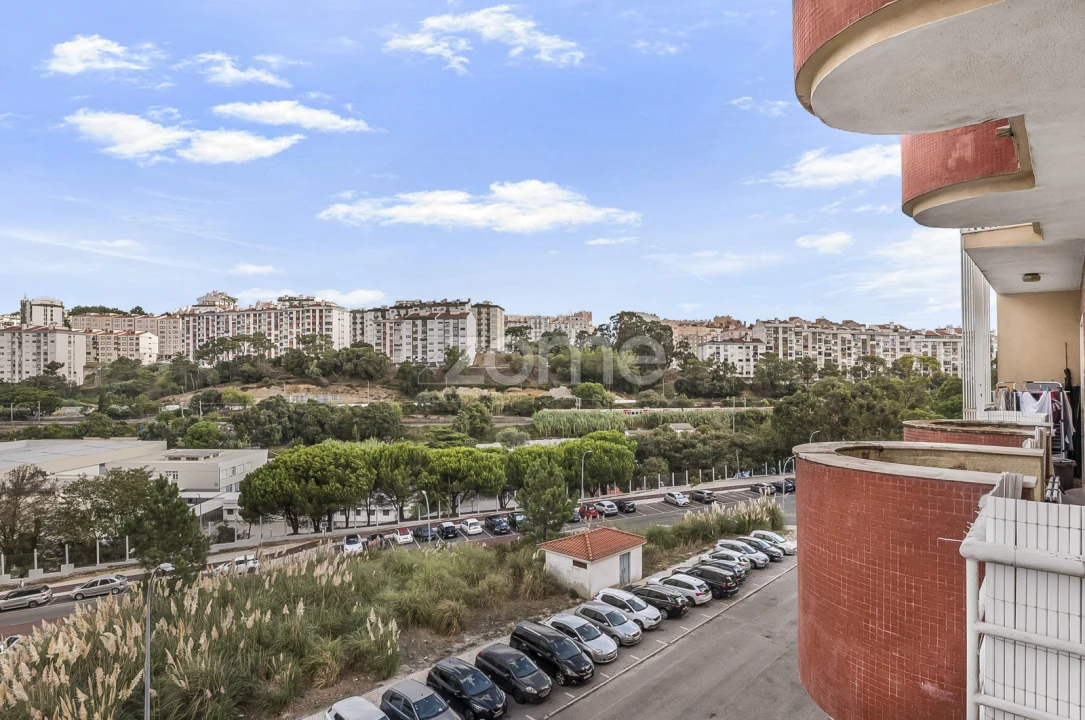 Apartamento T2 para Venda em Rio de Mouro Foto 13