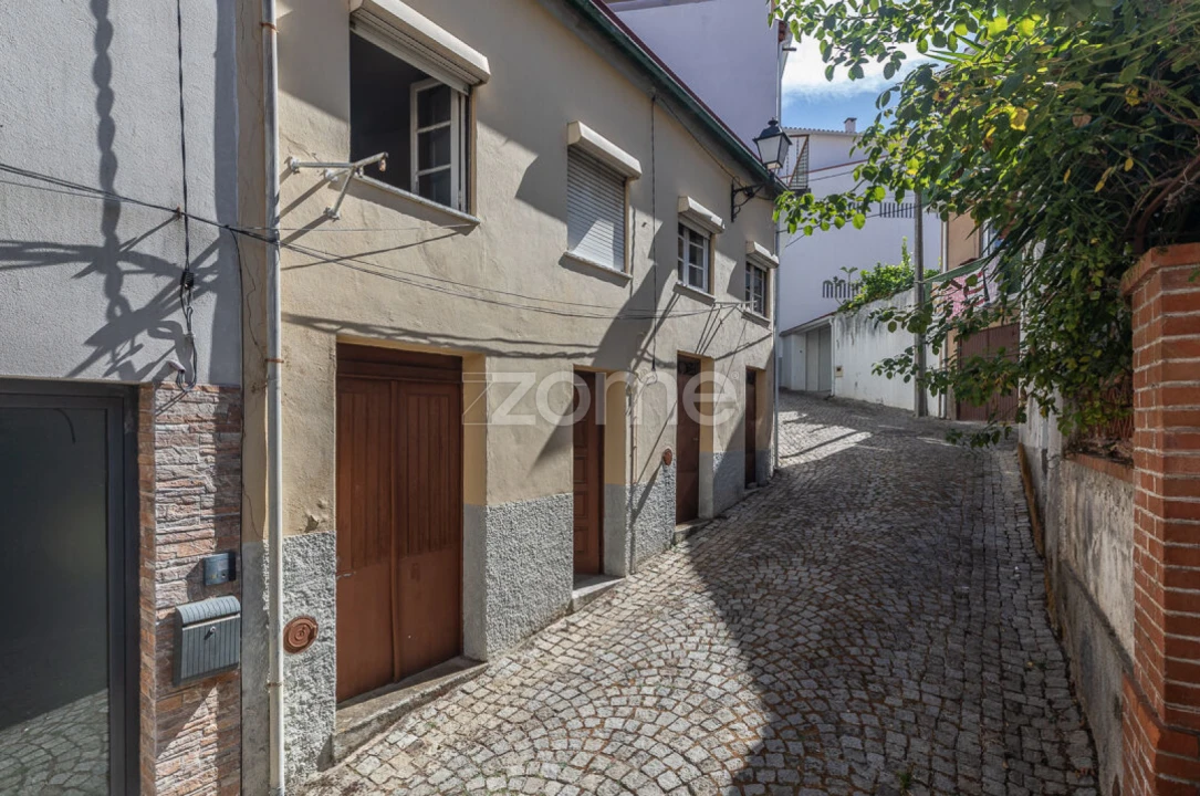 Moradia T4 para Venda em Arganil Foto 2